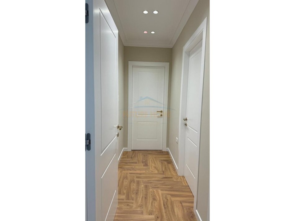 Tirane, jepet me qera apartament 2+1 Kati 3, 123 m² 1.800 € 