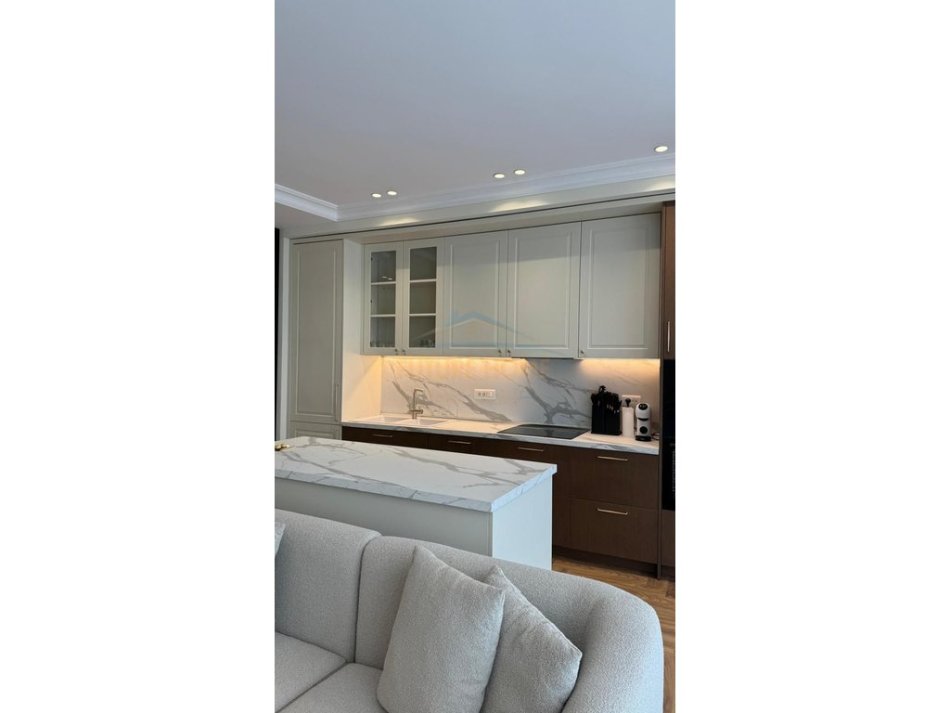Tirane, jepet me qera apartament 2+1 Kati 3, 123 m² 1.800 € 