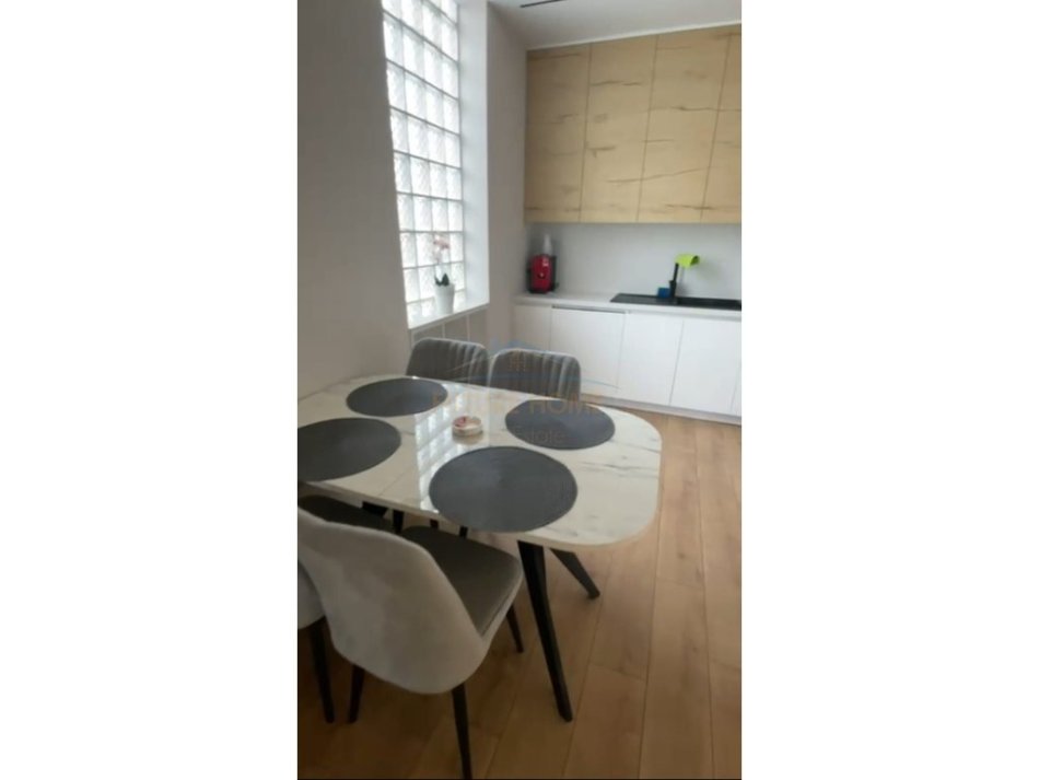 Tirane, jepet me qera apartament 1+1 Kati 5, 61 m² 730 € 