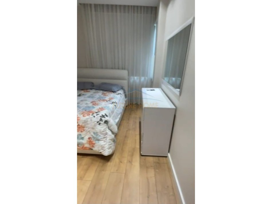 Tirane, jepet me qera apartament 1+1 Kati 5, 61 m² 730 € 
