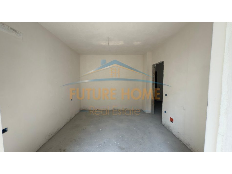 Tirane, shitet apartament 1+1 Kati 4, 67 m² 80.000 € (Paskuqan pranë shkollës &quot; Lidhja e Prizrenit &quot;)