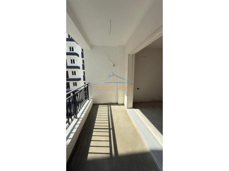 Tirane, shitet apartament 1+1 Kati 4, 67 m² 80.000 € (Paskuqan pranë shkollës &quot; Lidhja e Prizrenit &quot;)