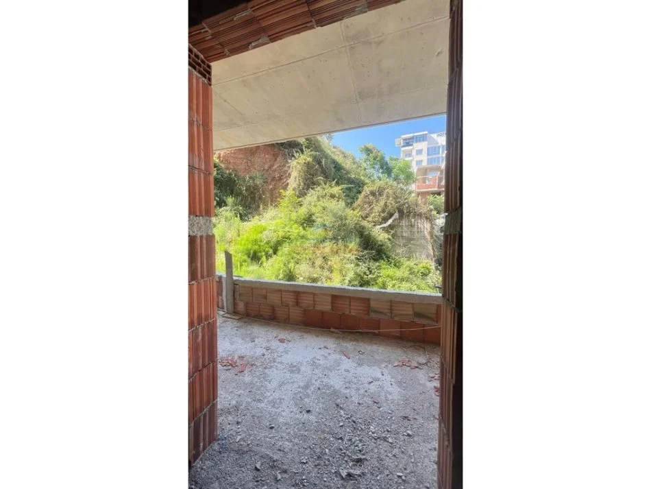 Vlore, shitet apartament 2+1 Kati 2, 101 m² 170.000 € (LUNGOMARE)