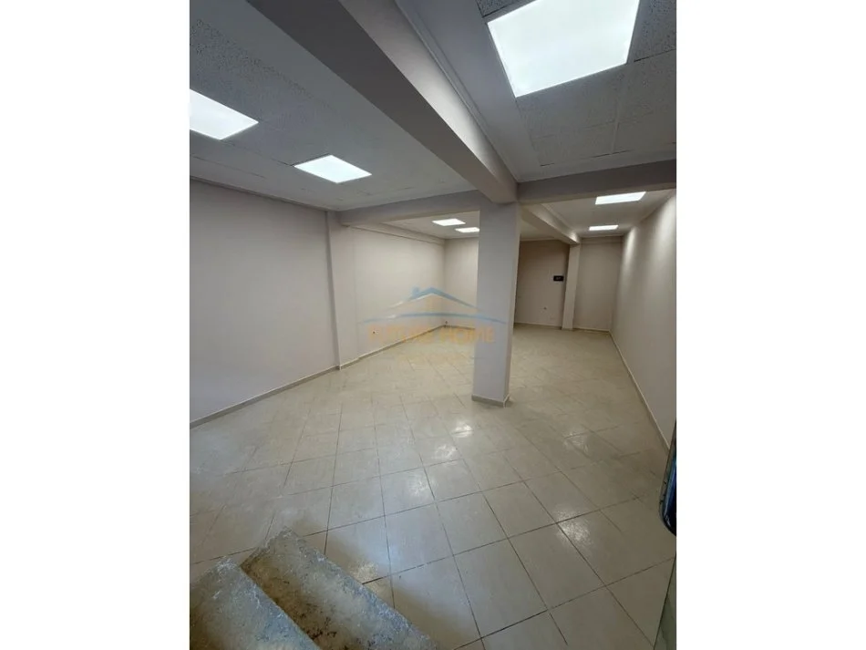 Tirane, shitet ambjent biznesi Kati 0, 58 m² 95.000 € (don bosko)