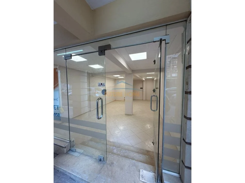 Tirane, shitet ambjent biznesi Kati 0, 58 m² 95.000 € (don bosko)