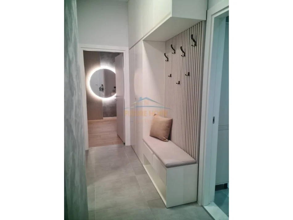 Tirane, jepet me qera apartament 3+1 Kati 7, 135 m² 600 € 