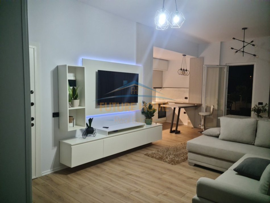 Qera, Apartament 3+1, Fresk, Tiranë. 600 €