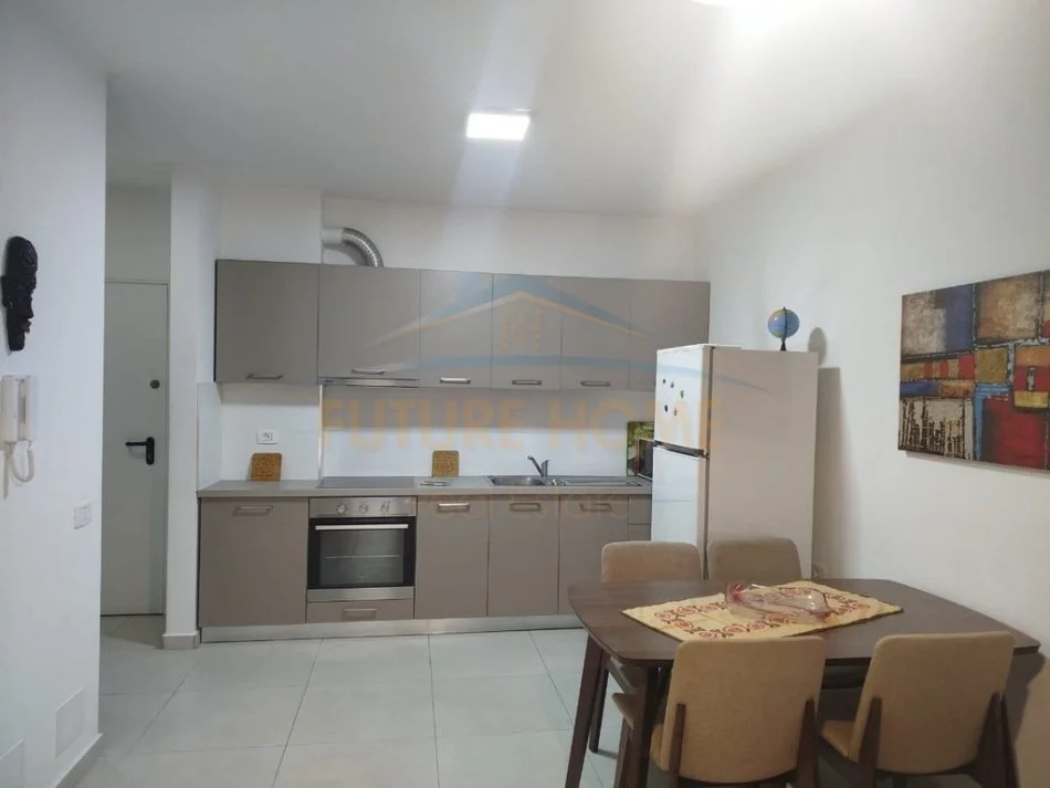 Tirane, jepet me qera apartament 1+1 Kati 1, 550 € 