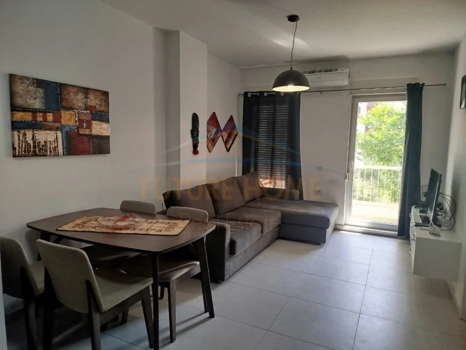 Tirane, jap me qera apartament 1+1 Kati 1, 70 m² 550 € 