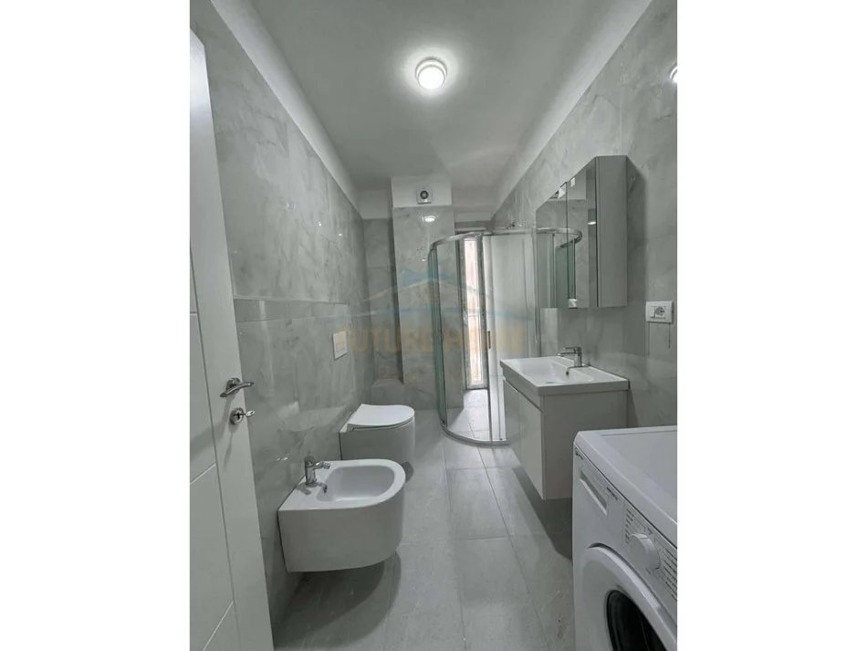 Tirane, jepet me qera apartament 2+1 Kati 3, 88 m² 500 € 