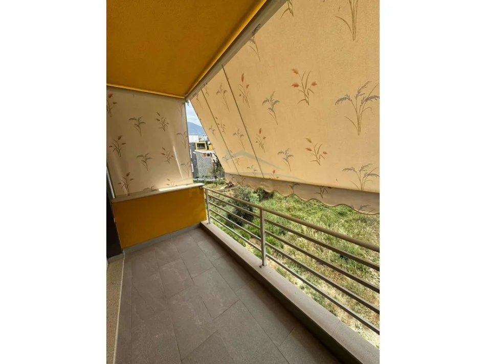 Tirane, jepet me qera apartament 1+1+Ballkon Kati 4, 90 m² 400 €  FRESK   UNA54130