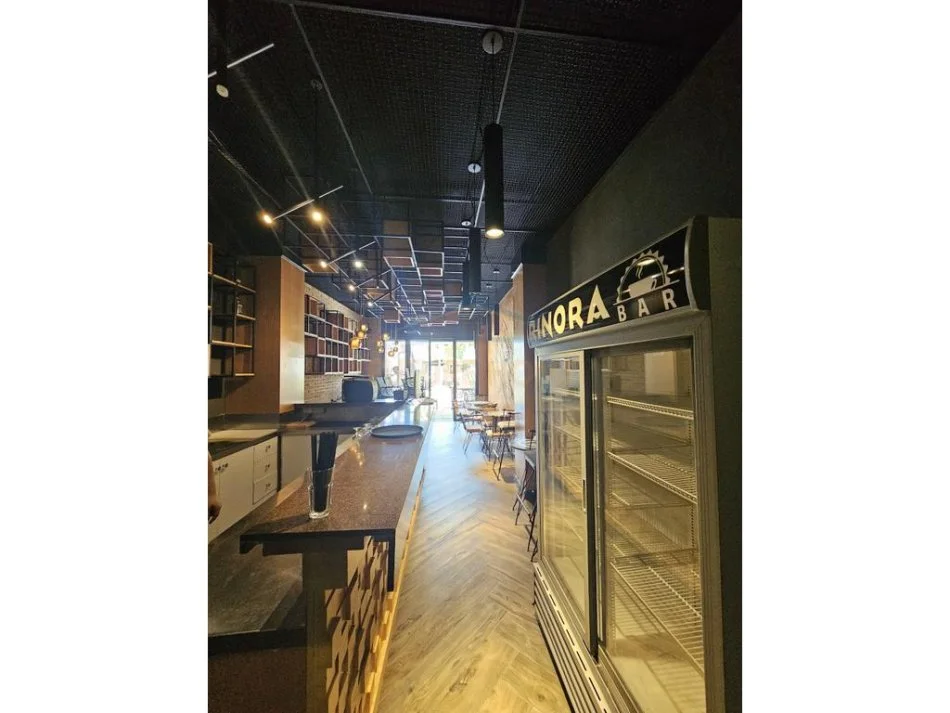 Durres, jepet me qera bar-kafe Kati 0, 84 m² 500 € (Rrota e Kuqe)