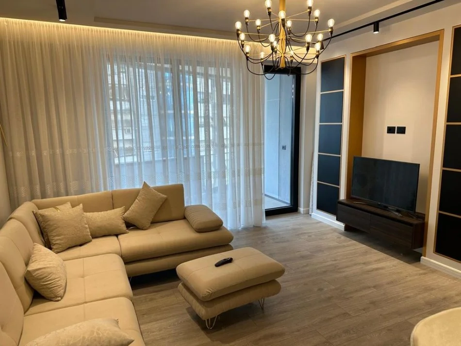 Tirane, jepet me qera apartament 2+1+Ballkon Kati 6, 130 m² 1.200 € (Selvia)