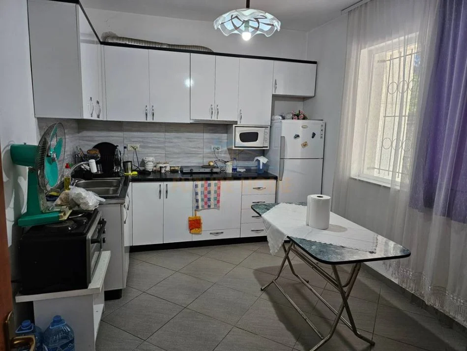 Tirane, jepet me qera apartament 2+1 Kati 0, 110 m² 600 € 
