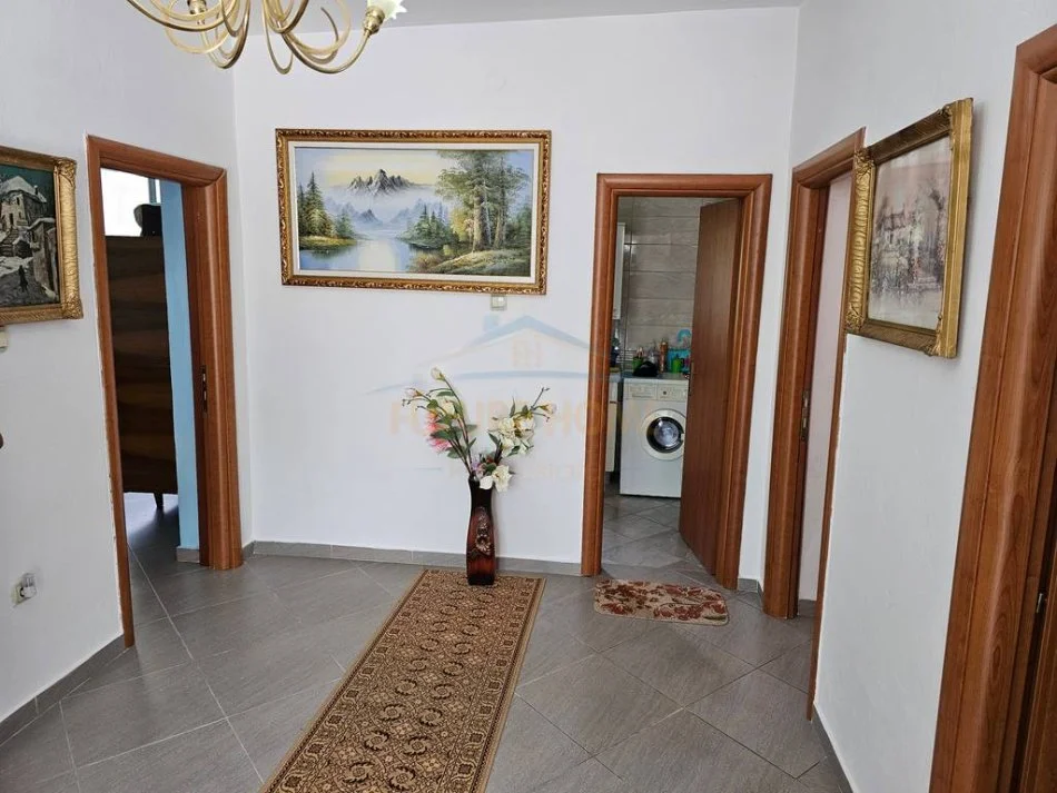 Tirane, jepet me qera apartament 2+1 Kati 0, 110 m² 600 € 