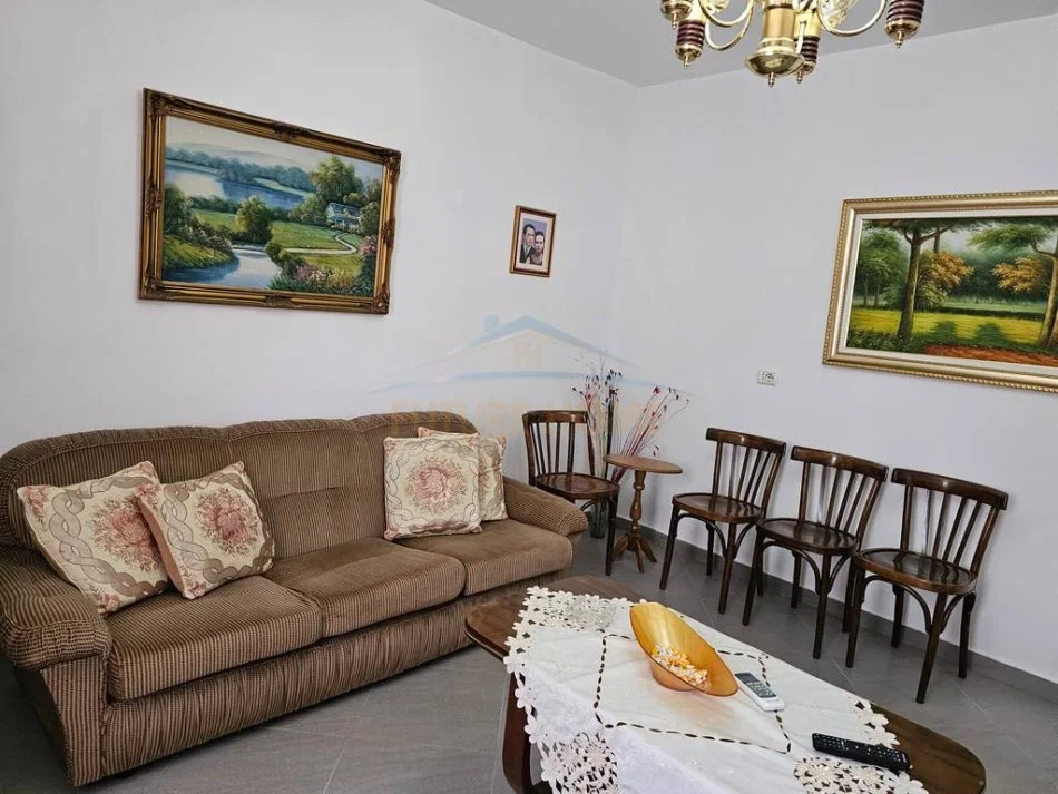 Tirane, jepet me qera apartament 2+1 Kati 0, 110 m² 600 € 