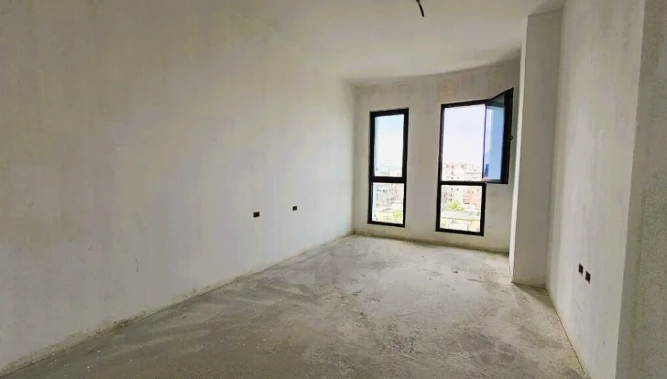 Tirane, shitet apartament 2+1+Aneks+Ballkon Kati 5, 109 m² 326.400 € (Rruga Kavajes)