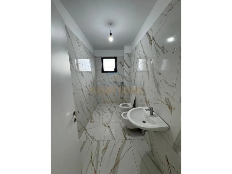 Tirane, shitet apartament 2+1 Kati 10, 111 m² 178.304 € (Unaza e Re)