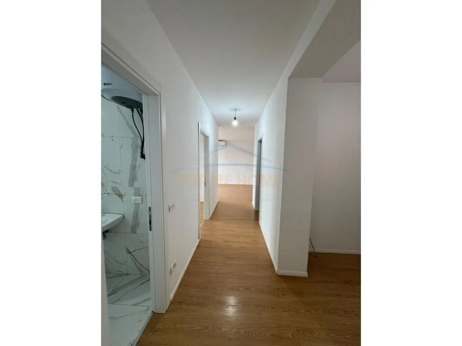Tirane, shitet apartament 2+1 Kati 10, 111 m² 178.000 €   UNA53118