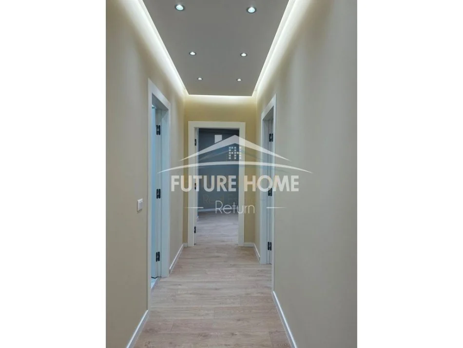 Tirane, jepet me qera apartament 3+1 Kati 3, 152 m² 700 € 