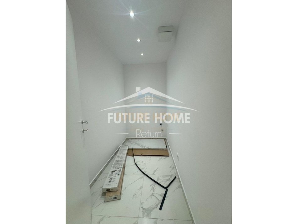 Tirane, jepet me qera apartament 2+1 Kati 3, 152 m² 700 € 