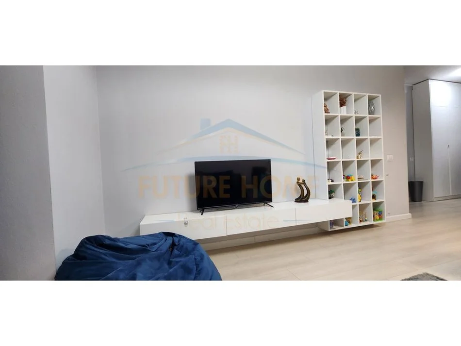 Tirane, jepet me qera apartament 2+1 Kati 6, 103 m² 700 € 