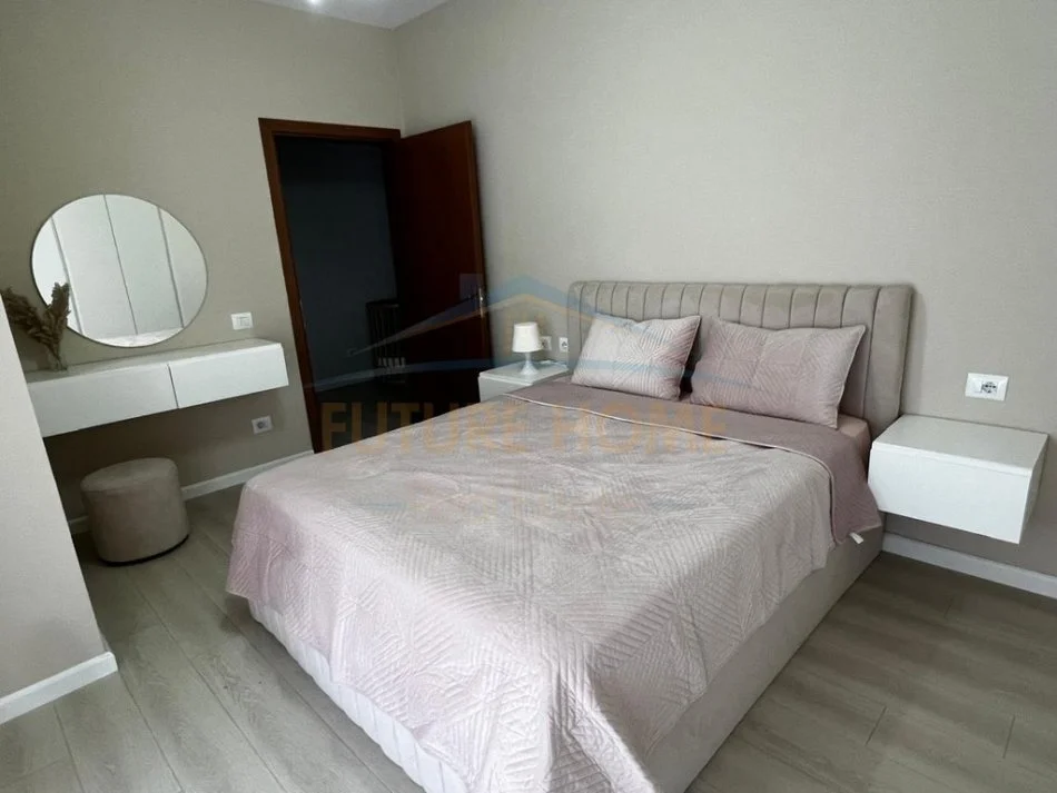 Tirane, jepet me qera apartament 2+1 Kati 6, 103 m² 700 € 