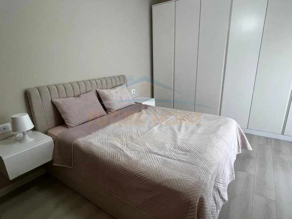 Tirane, jepet me qera apartament 2+1 Kati 6, 103 m² 700 € 
