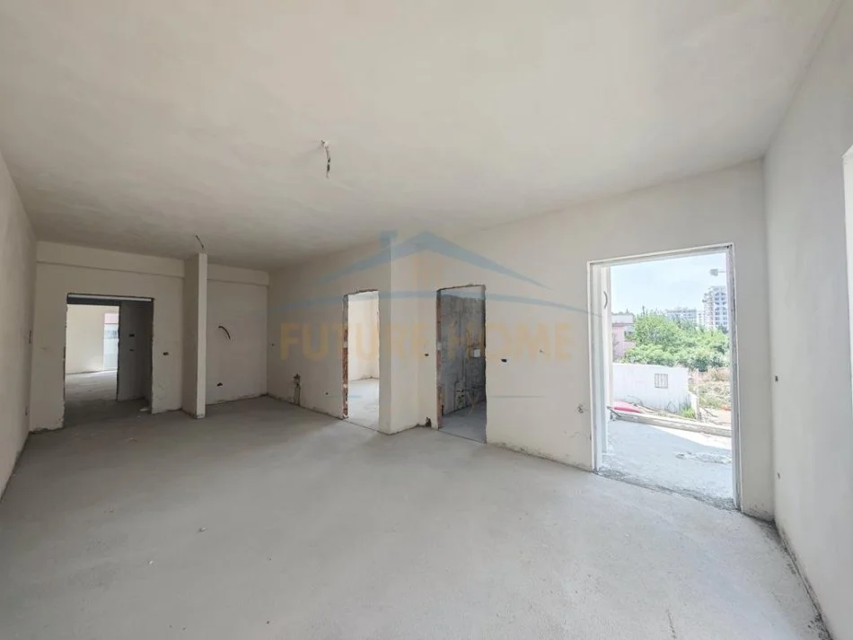 Durres, shitet apartament 1+1+Ballkon Kati 1, 62 m² (golem durres)