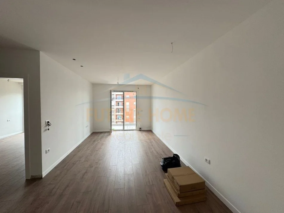 Tirane, shitet apartament 1+1+Ballkon Kati 8, 66 m² 103.000 €   UNA54189