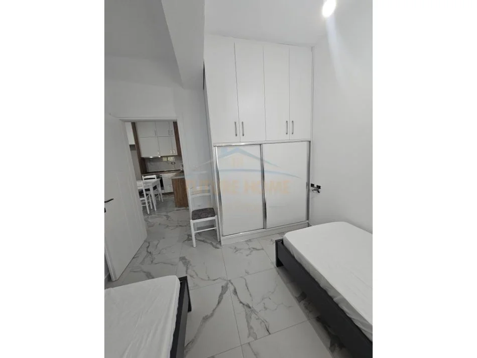 Durres, jepet me qera apartament 2+1+Aneks+Ballkon Kati 0, 300 € (Ish-Keneta)