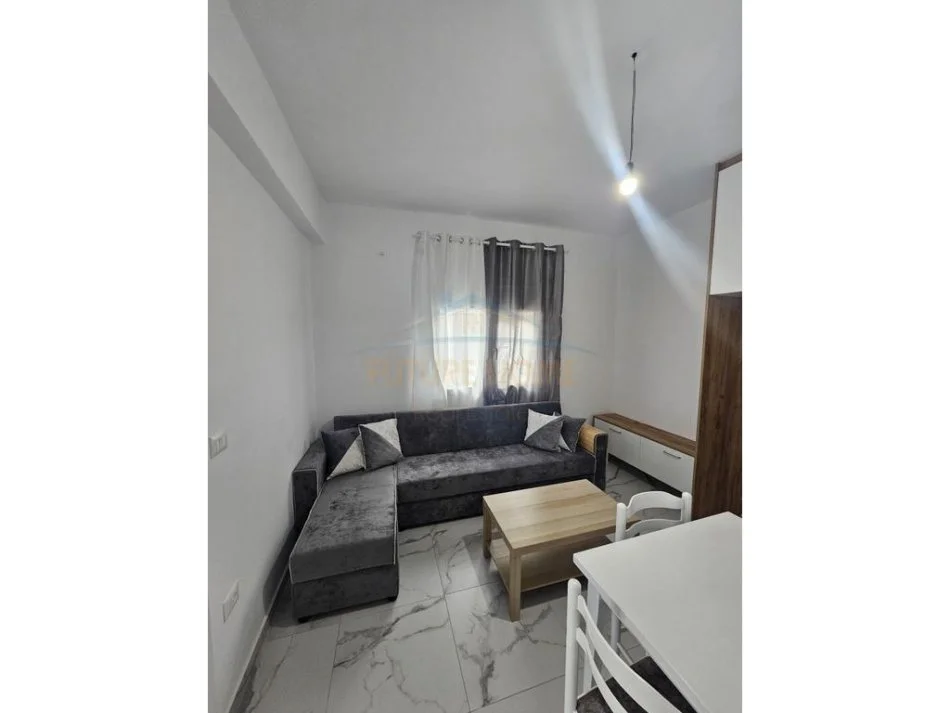 Durres, jepet me qera apartament 2+1+Aneks+Ballkon Kati 0, 300 € (Ish-Keneta)