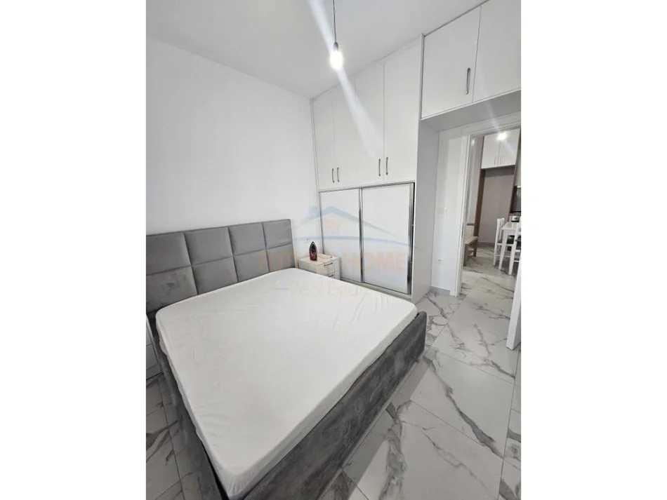 Durres, jepet me qera apartament 2+1+Aneks+Ballkon Kati 0, 300 € (Ish-Keneta)