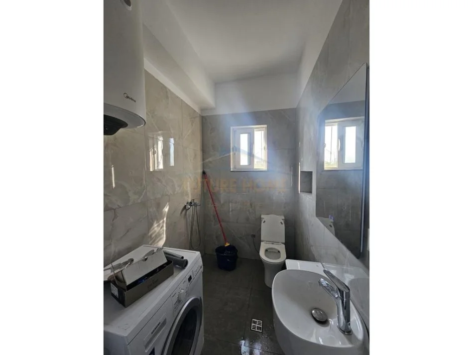 Durres, jepet me qera apartament 2+1+Aneks+Ballkon Kati 0, 300 € (Ish-Keneta)