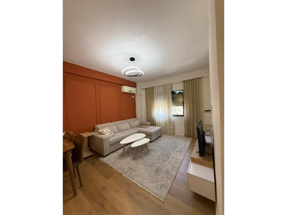 Tirane, jepet me qera 1+1 Kati 4, 64 m² 450 € (Unaza e Re)