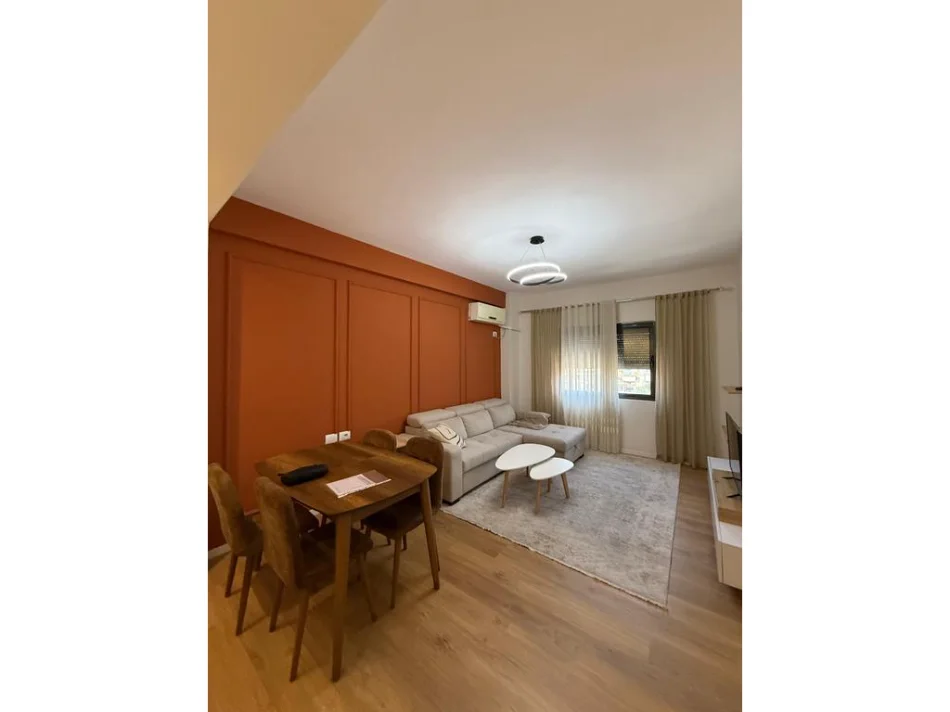 Tirane, jepet me qera apartament 1+1 Kati 4, 64 m² 450 € (Unaza e re)