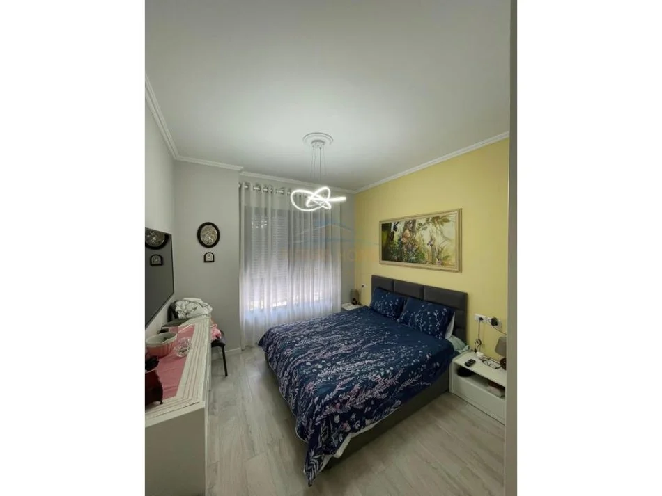 Tirane, jepet me qera apartament 2+1+Ballkon+ Post Parkimi, Kati 5, 83 m² 800 € (Don Bosko)