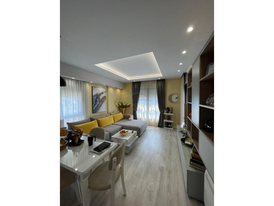 Tirane, jepet me qera apartament 2+1 Kati 5, 83 m² 700 € (Don Bosko)