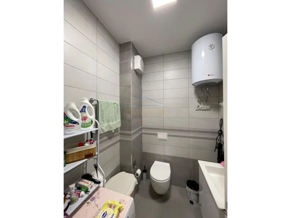 Tirane, jepet me qera apartament 2+1 Kati 5, 83 m² 800 € 