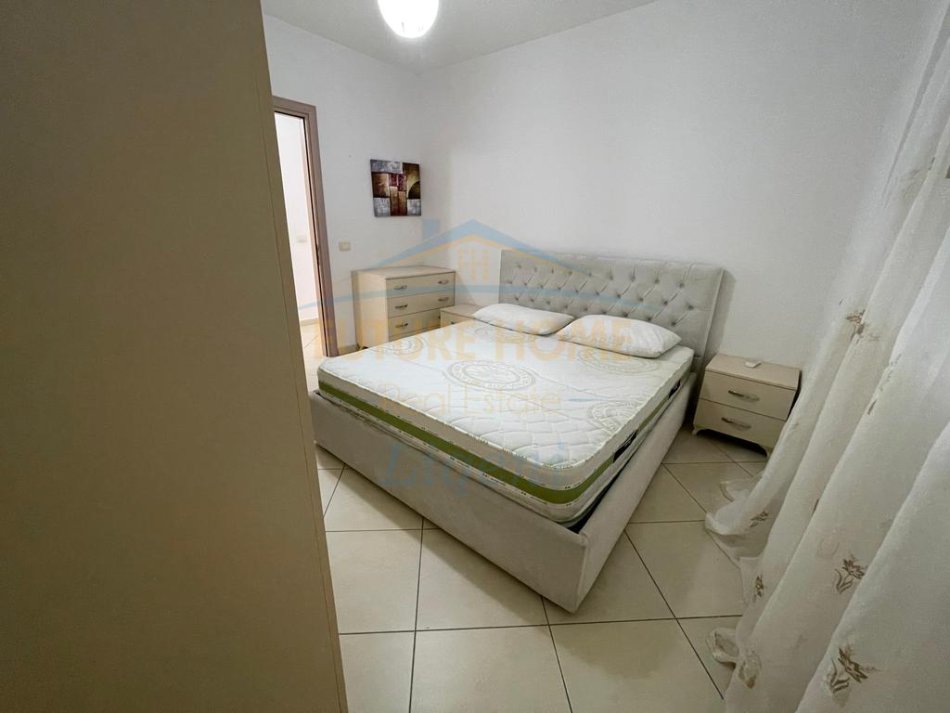 Tirane, shitet apartament 3+1 Kati 3, 118 m² 240.000 € (Bulevardi i Ri)