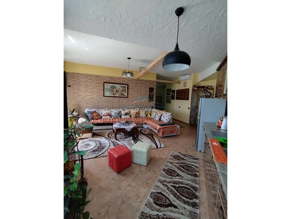 Tirane, jepet me qera apartament 1+1 Kati 9, 88 m² 400 € 