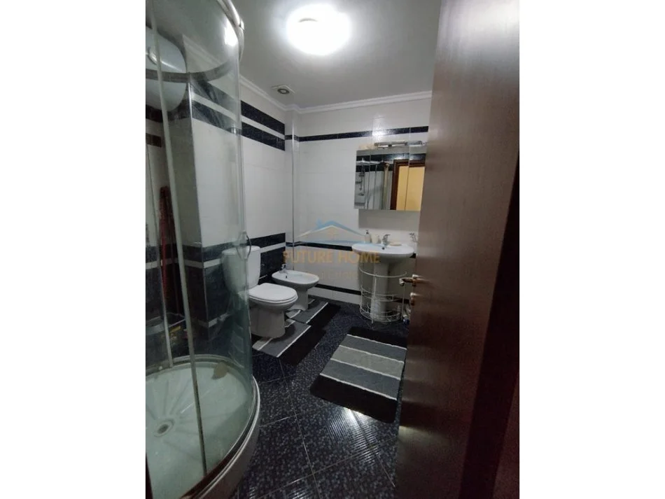 Tirane, jepet me qera apartament 1+1 Kati 9, 88 m² 400 € 