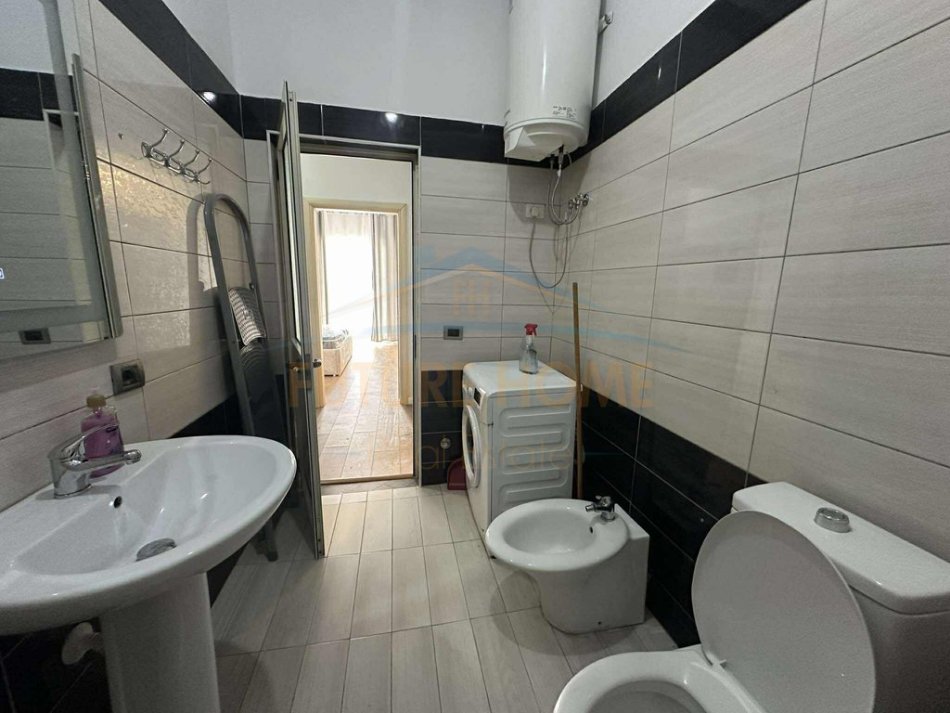 Qera, Apartament 1+1, Unaza e Re. 480 €