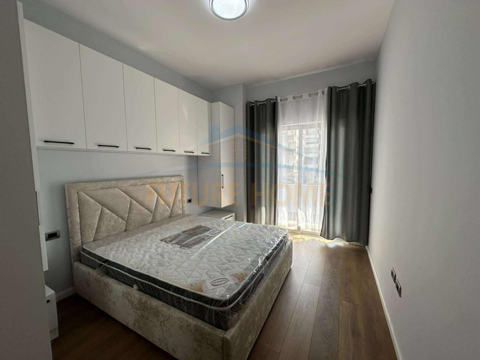 Qera, Apartament 1+1, Unaza e Re. 480 €