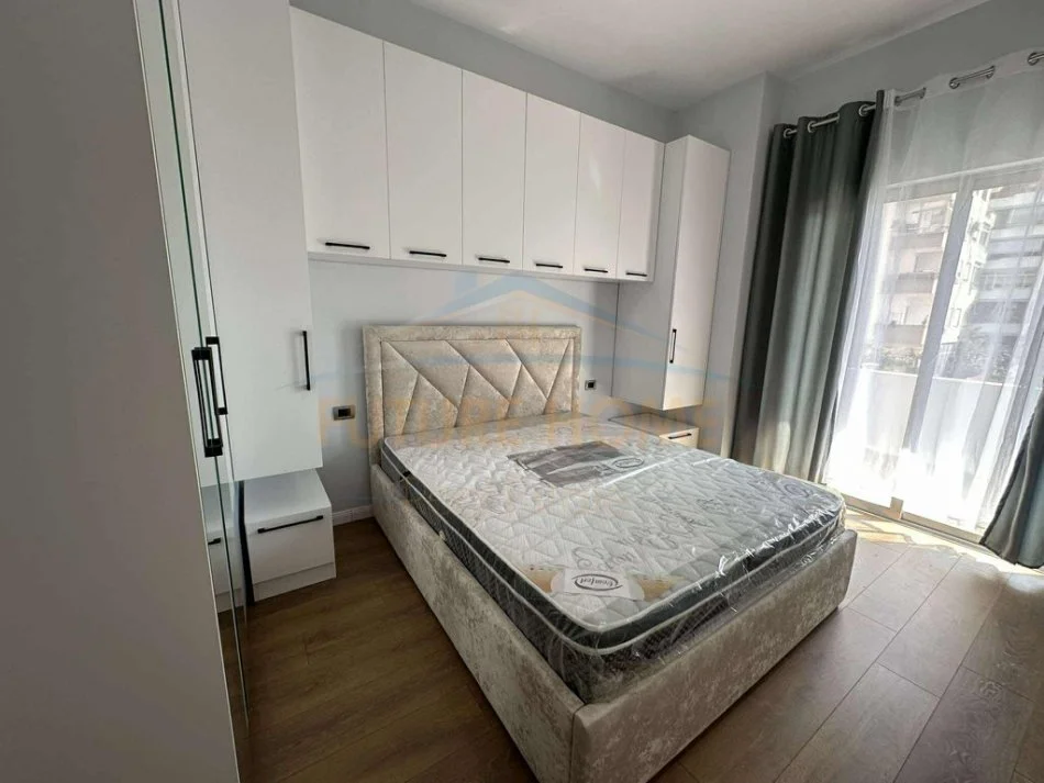 Unaza e Re jepet me qera apartament 1+1 Kati 1, 83 m² 500 €