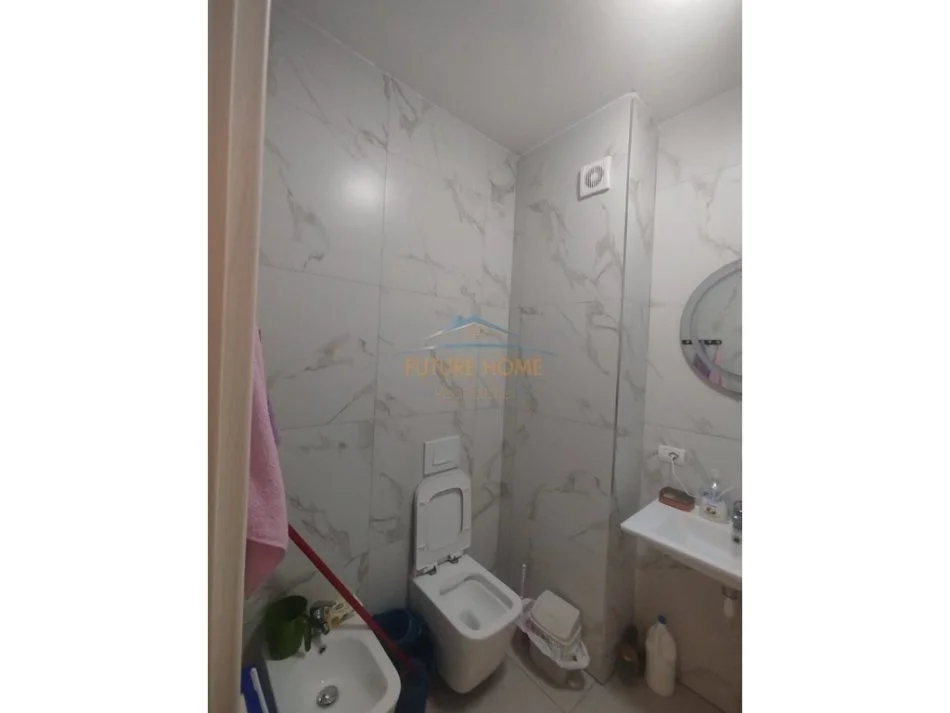 Tirane, jepet me qera apartament 2+1 Kati 4, 78 m² 650 € 