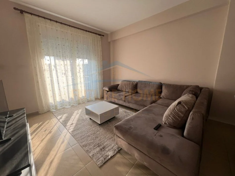 Tirane, jepet me qera apartament 2+1 Kati 5, 115 m² 600 € 