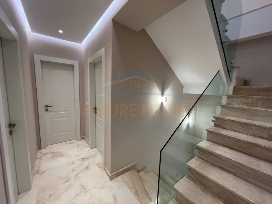 Durres, shitet Vile 2 Katshe , 257 m² 750.000 € (GJIRI I LALEZIT LURA 3)