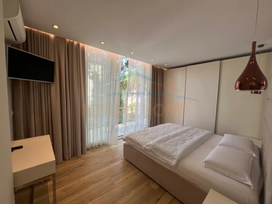 Gjiri i Lalezit, Kompleksi Lura 3, shitet Vile 2 kateshe , 750.000 € (Gjiri i Llezit)