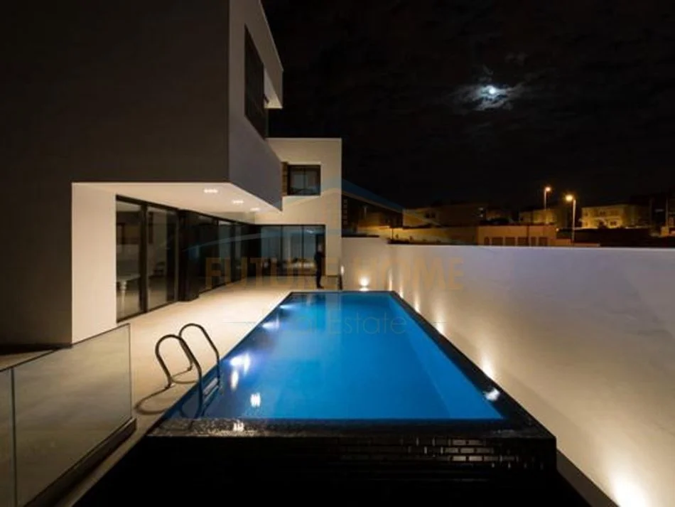 Durres, shitet Vile 5+1 , 750.000 € (Currila)